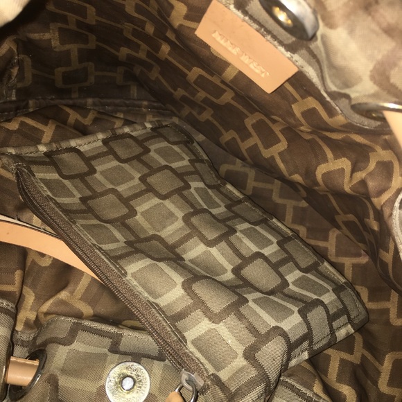 Nine West purse , with built in wallet - Picture 3 of 4